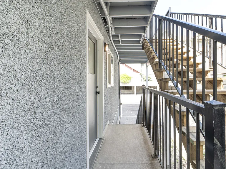 9250 Edwards Rd #5 — Photo 20