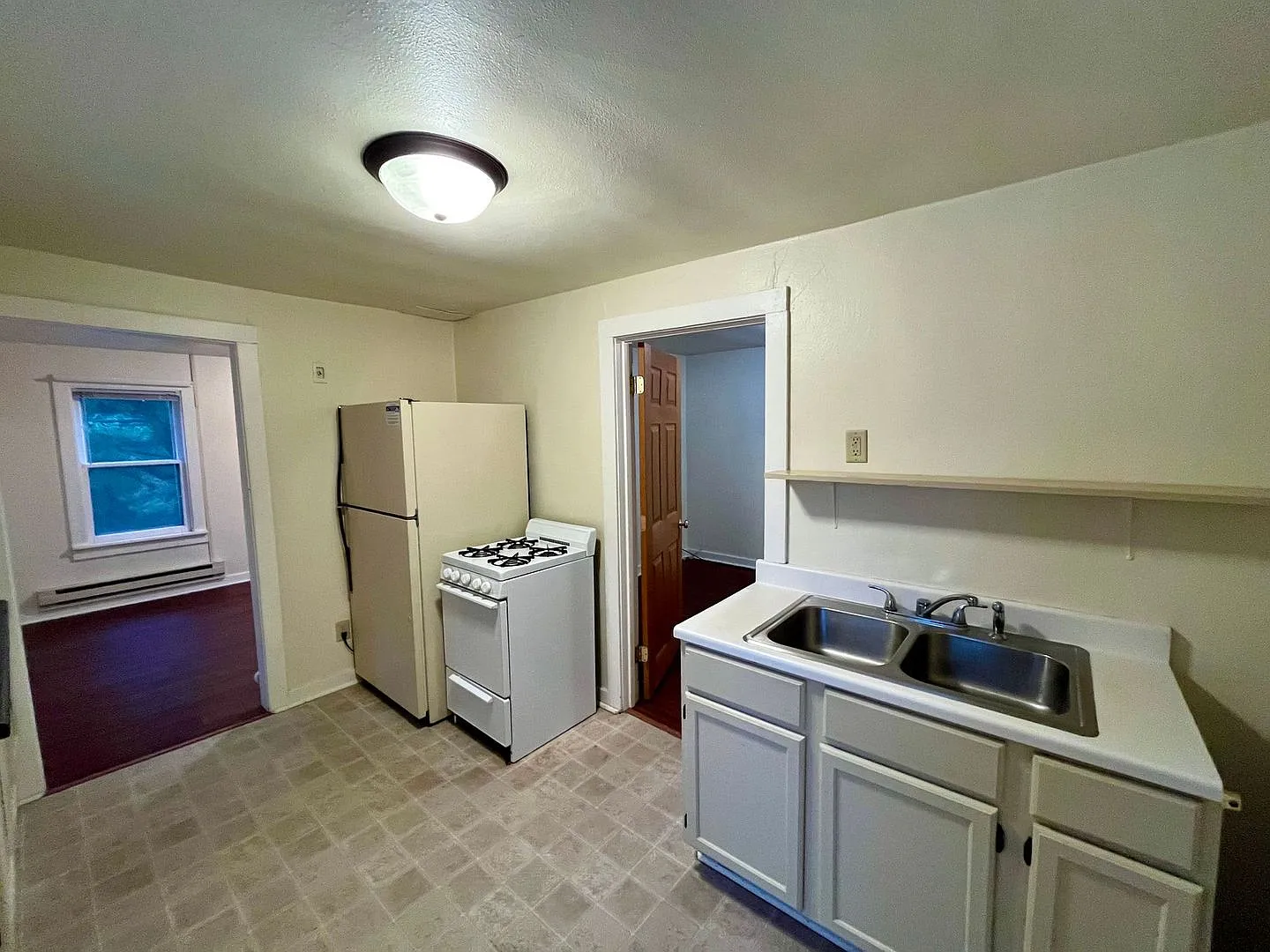 1415 N Stevens St — Photo 1