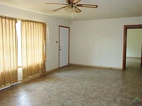 3rd image of 802 Palestine St