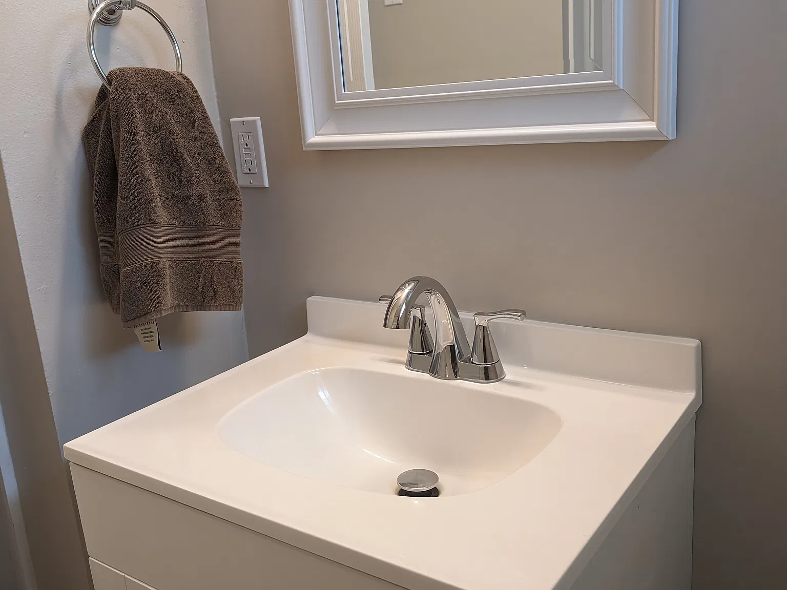 2 bed, 850 sqft, $1,700 — Photo 2