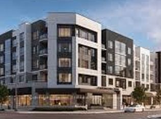 3250 Carding Mill Trl #221, Oakville, ON L6M 0Z5