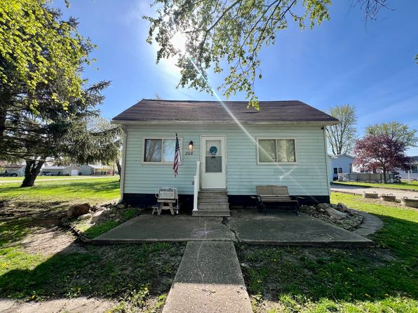 208 Illinois St, Hindsboro, IL 61930