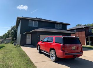 609 Glen Ct, Lansing, KS 66043