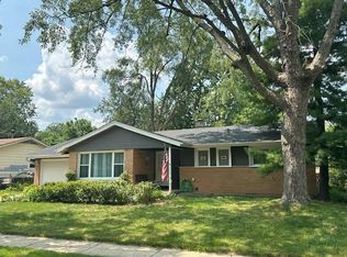 1240 Aspen Ln, Elk Grove Village, IL 60007
