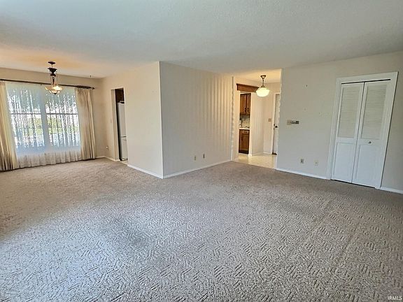 4th image of 4501 N Wheeling Ave #5E-3