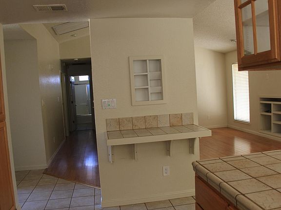 5th image of 326 Cottonwood Dr