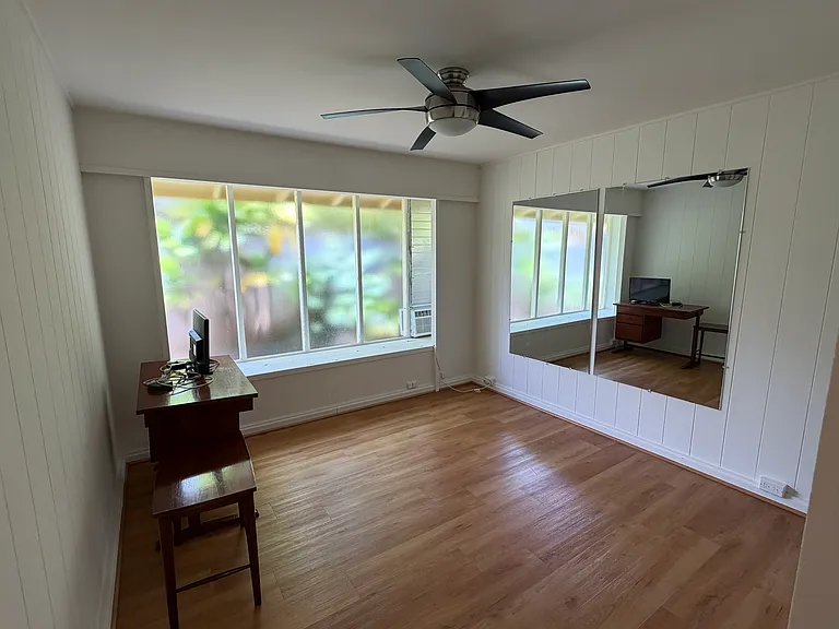 305 Halaki St — Photo 10