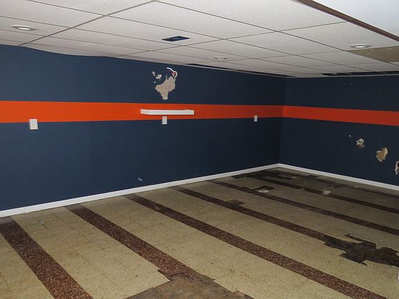 2nd image of 1221 S Lincoln Ave
