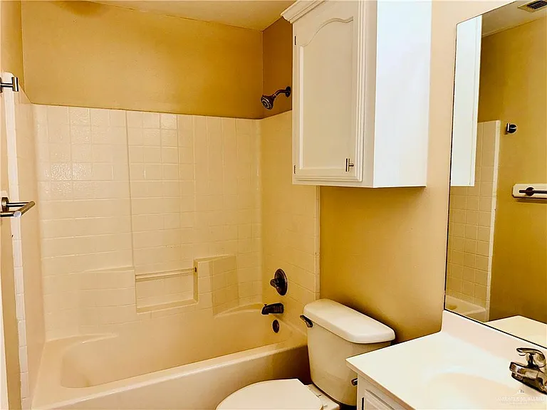 2105 W Western Dr #2 — Photo 7