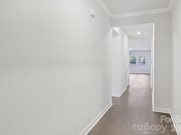4th image of 2449 Chartwell St