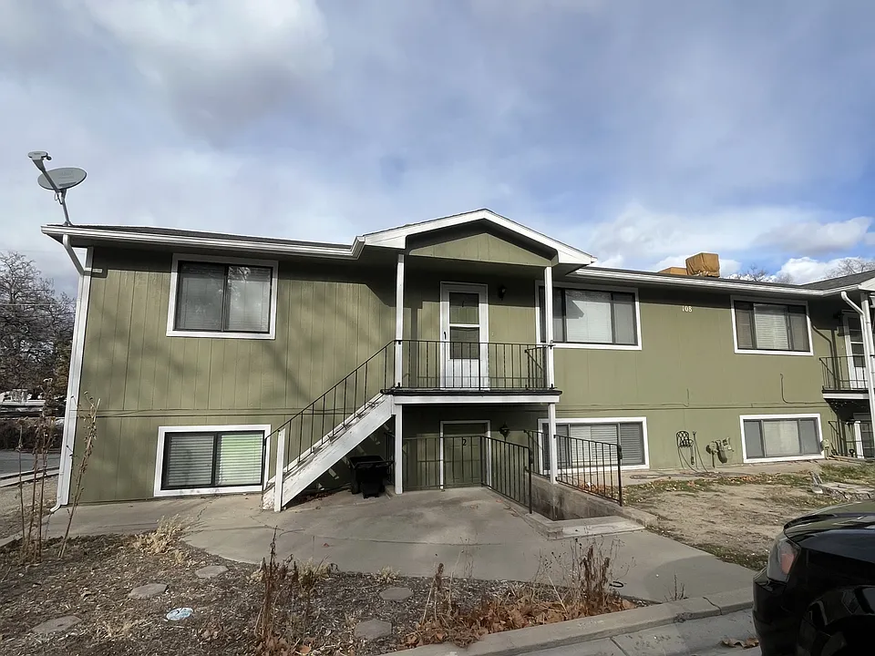 108 Park Dr #1
