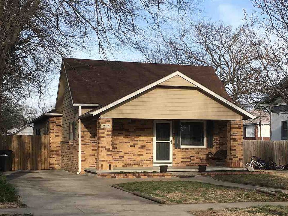 1st image of 217 N 2nd St