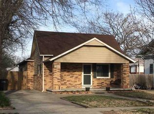 217 N 2nd St, Arkansas City, KS 67005