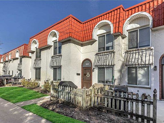 3rd image of 104 Alhambra Dr #104