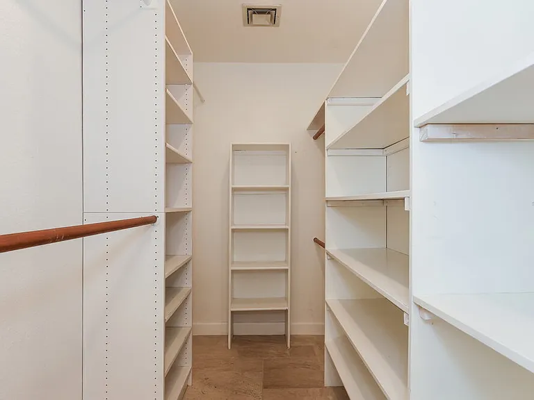 4452 E Wildwood Dr — Photo 12