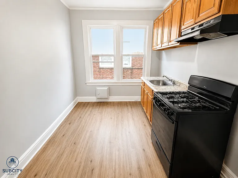 310 Park Ave #4C — Photo 4