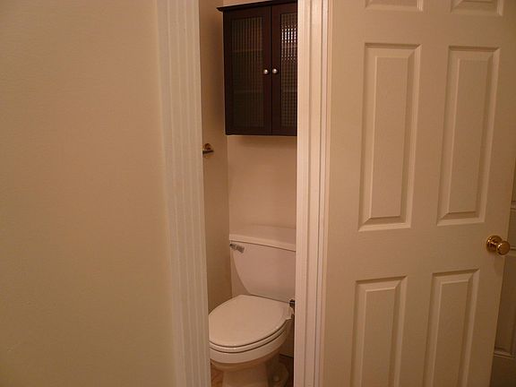 5th image of 423 N 33rd St Floor 1