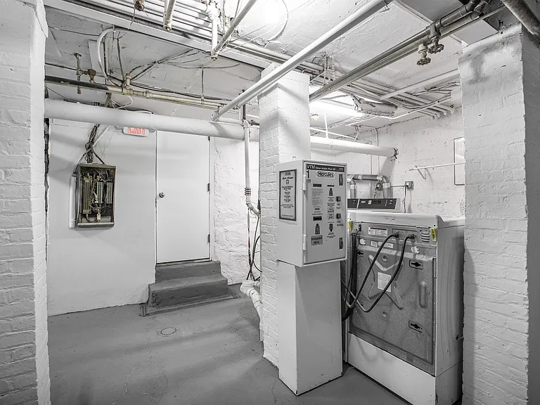 7812 Hudson Ave #1-B — Photo 24