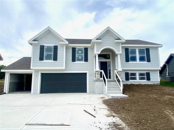 11802 N Bellaire Ave, Kansas City, MO 64156