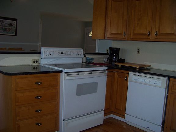 4th image of 2 Kennedy Dr