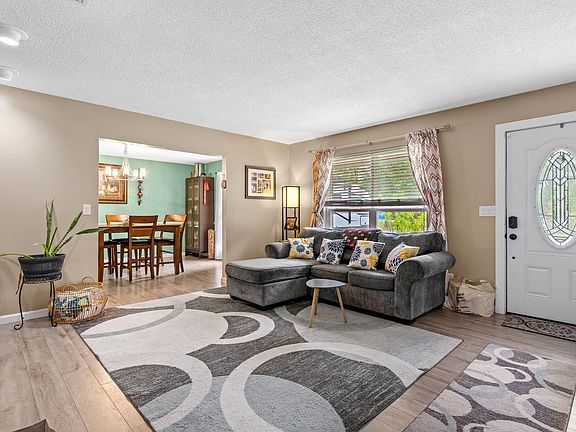 4th image of 2442 Duncan Dr
