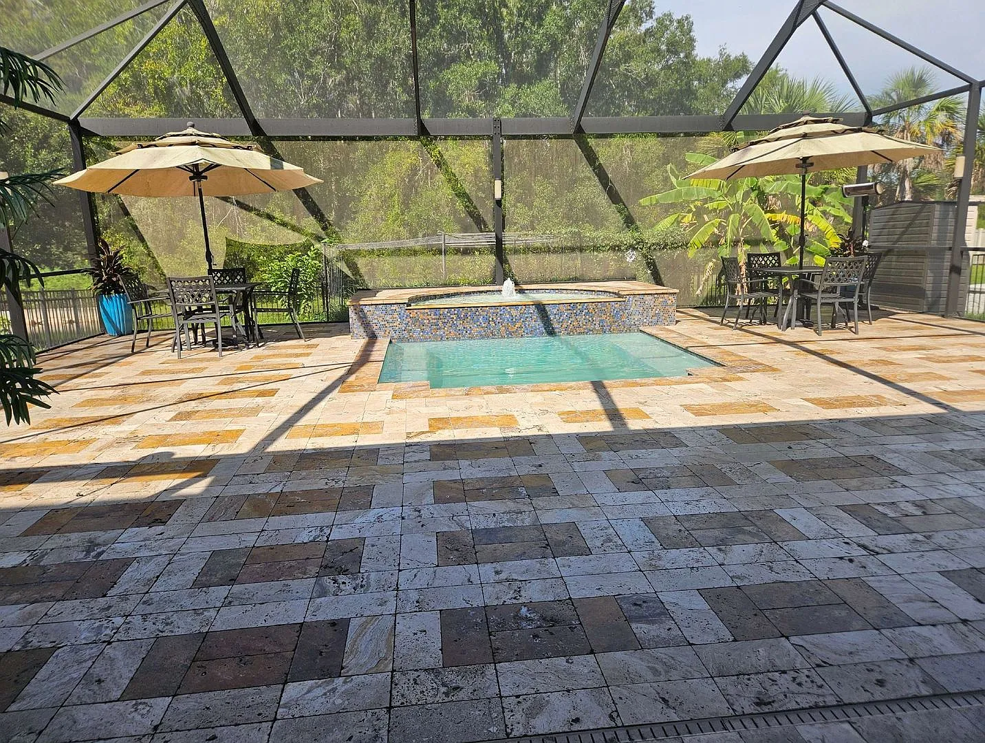 Tampa Palms Gem Heated Pool, Outdoor Kitchen & EV Charger — Photo 2