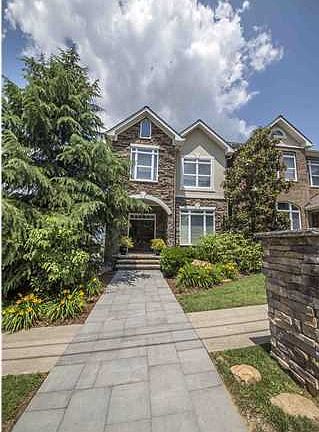 2nd image of 523 Forest Ave #20