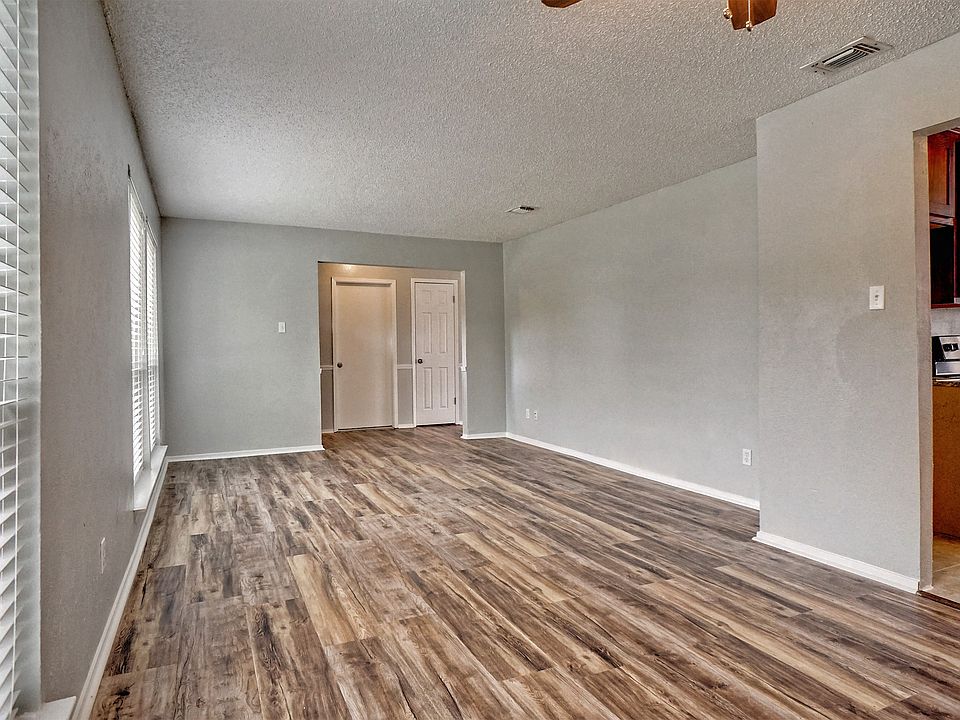 1st image of 3012 Woodbridge Dr