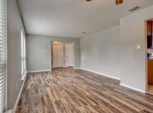 3012 Woodbridge Dr, Bedford, TX 76021