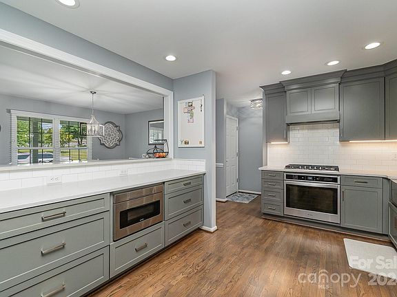 4th image of 712 Huntingtowne Dr