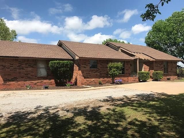 2nd image of 16089 Jennifer Ln