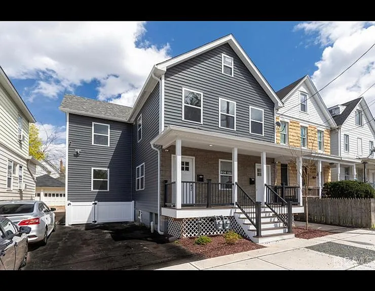 75 Plum St #2 — Photo 14