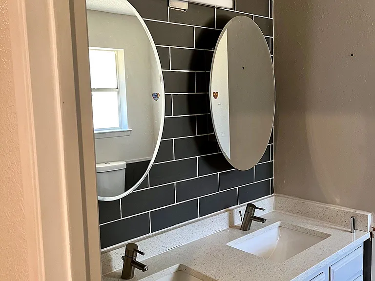 6413 Kingston Dr — Photo 9
