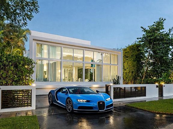 2nd image of 4433 N Bay Rd