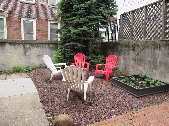 5th image of 830 S Howard Street Ct