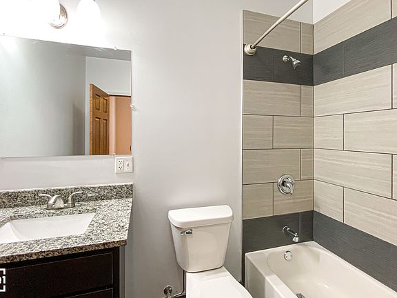 2nd image of 1712 W Sunnyside Ave #1R