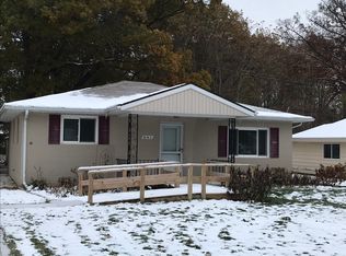 641 Roseland Dr, Bay City, MI 48706