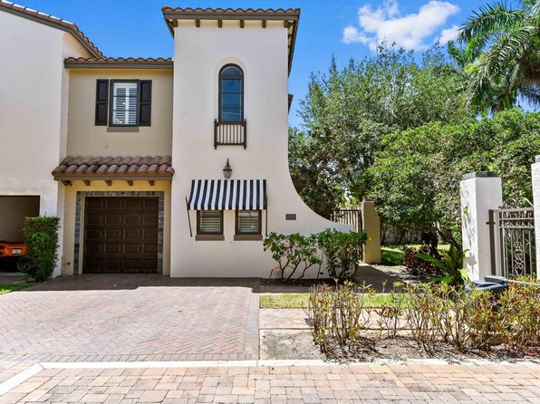 210 Via Villagio, Hypoluxo, FL 33462