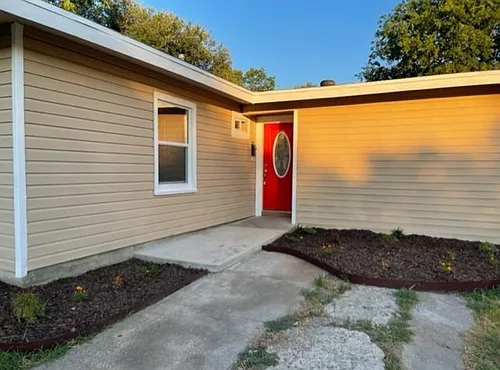 221 Woodbridge Way Photo 1