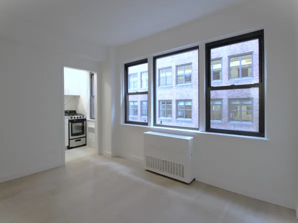 240 East 46th Street image 7 of 11