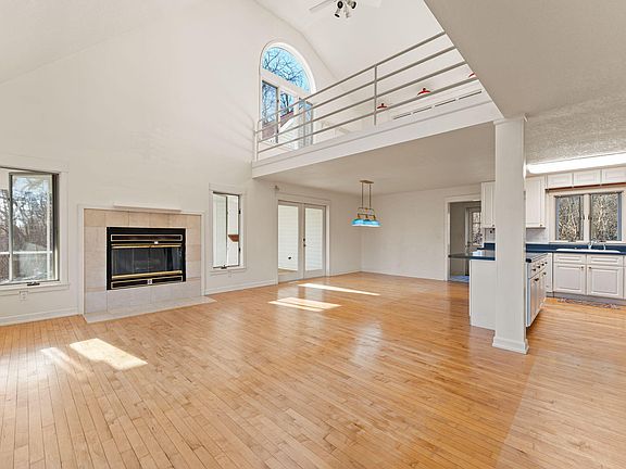 5th image of 3311 Valley View Rd