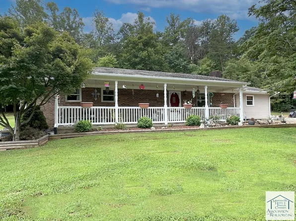 1674 S Mayo Dr, Stuart, VA 24171