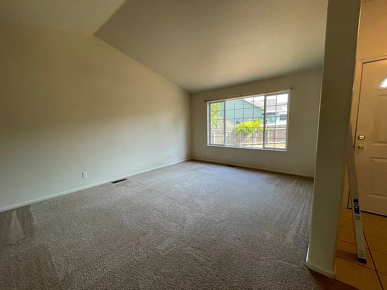 205 Kit Ln — Photo 7