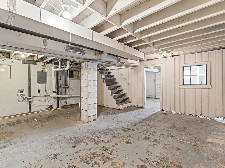 33085 W 82nd St — Photo 26