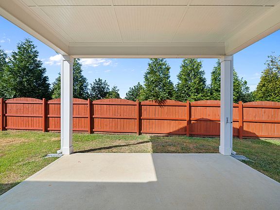 5th image of 2133 Mills Crest St