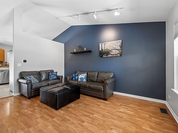 3rd image of 202 Centennial Dr