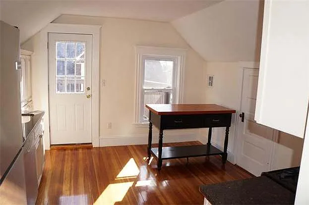 3 Guernsey St #3 — Photo 5