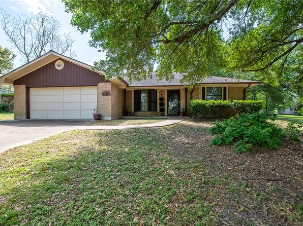 303 Heath Ave, Madisonville, TX 77864