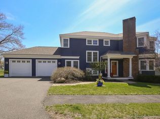 2 Carrigan Ct, Gloucester, MA 01930