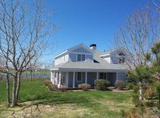 22 Pond Ln, West Tisbury, MA 02575